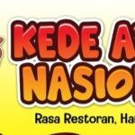 Waiter Kede Ayam Nasional di Medan